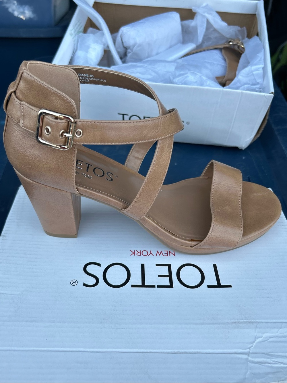 Toetos Strappy Block Heel Sandal in Nude/Tan sz 10